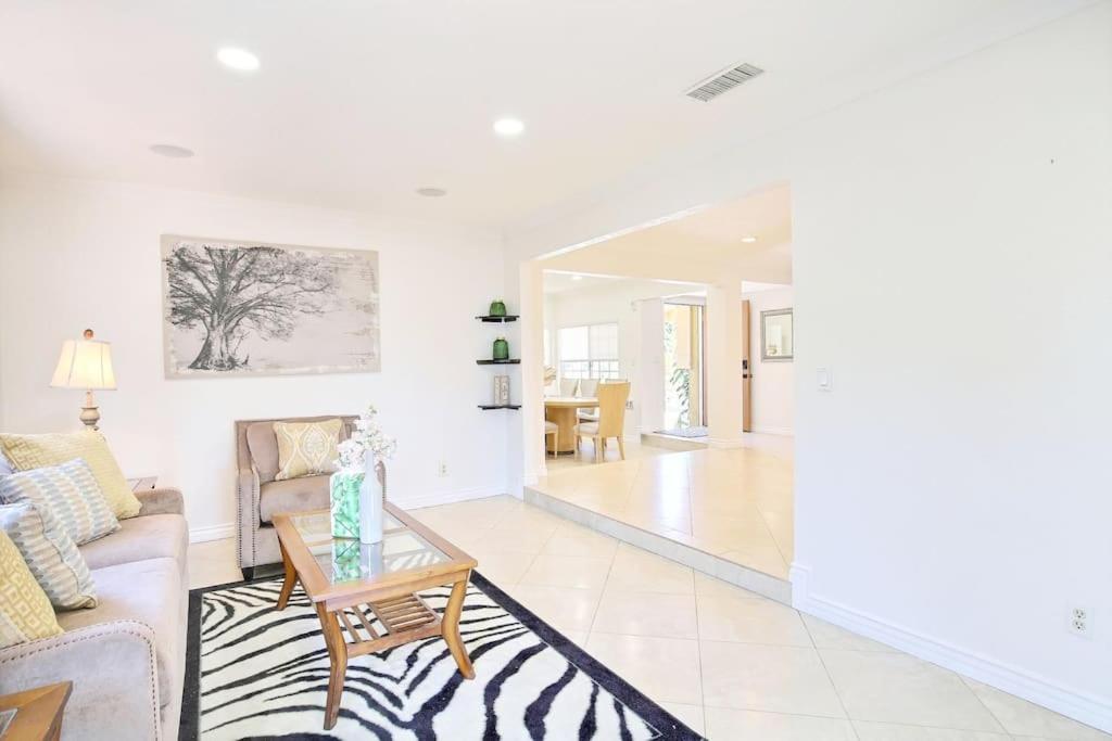 5 Rooms Villa Near Disneyland, Golf Course And Trial To Beach Santa Ana Exteriör bild